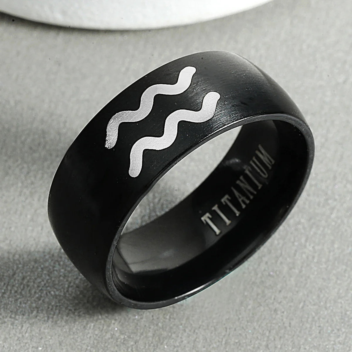 8mm Angriff auf Titan Schwarz splitter Edelstahl Ring Wings Of Liberty Flagge