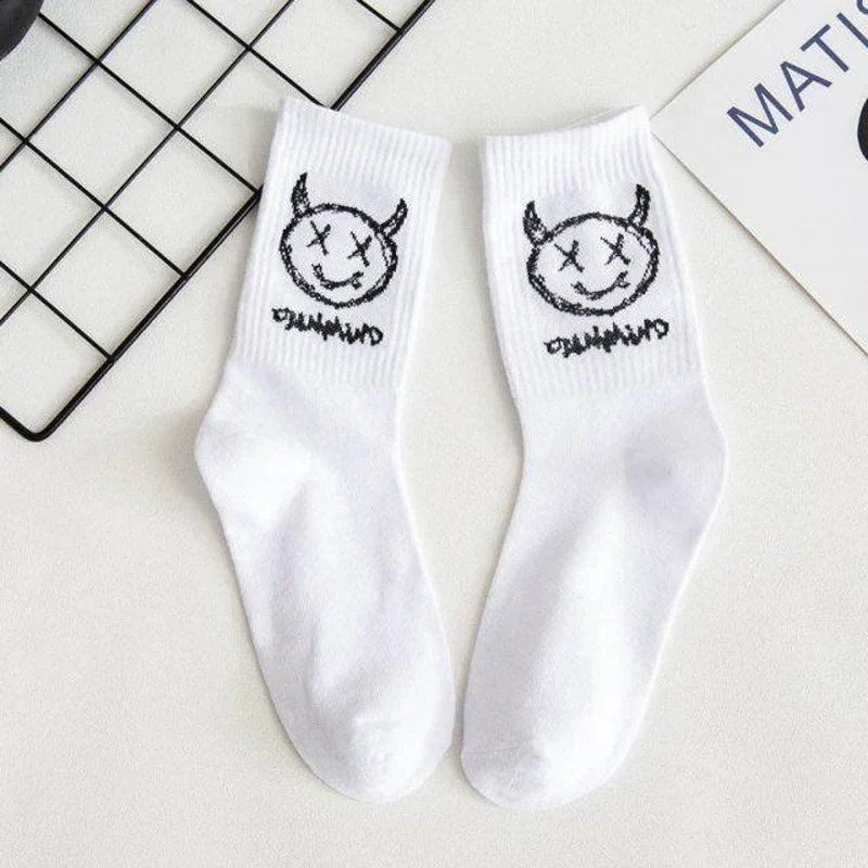 Anime Devil Grimace Socken – Baumwolle Harajuku Graffiti Langer Hip-Hop-Stil