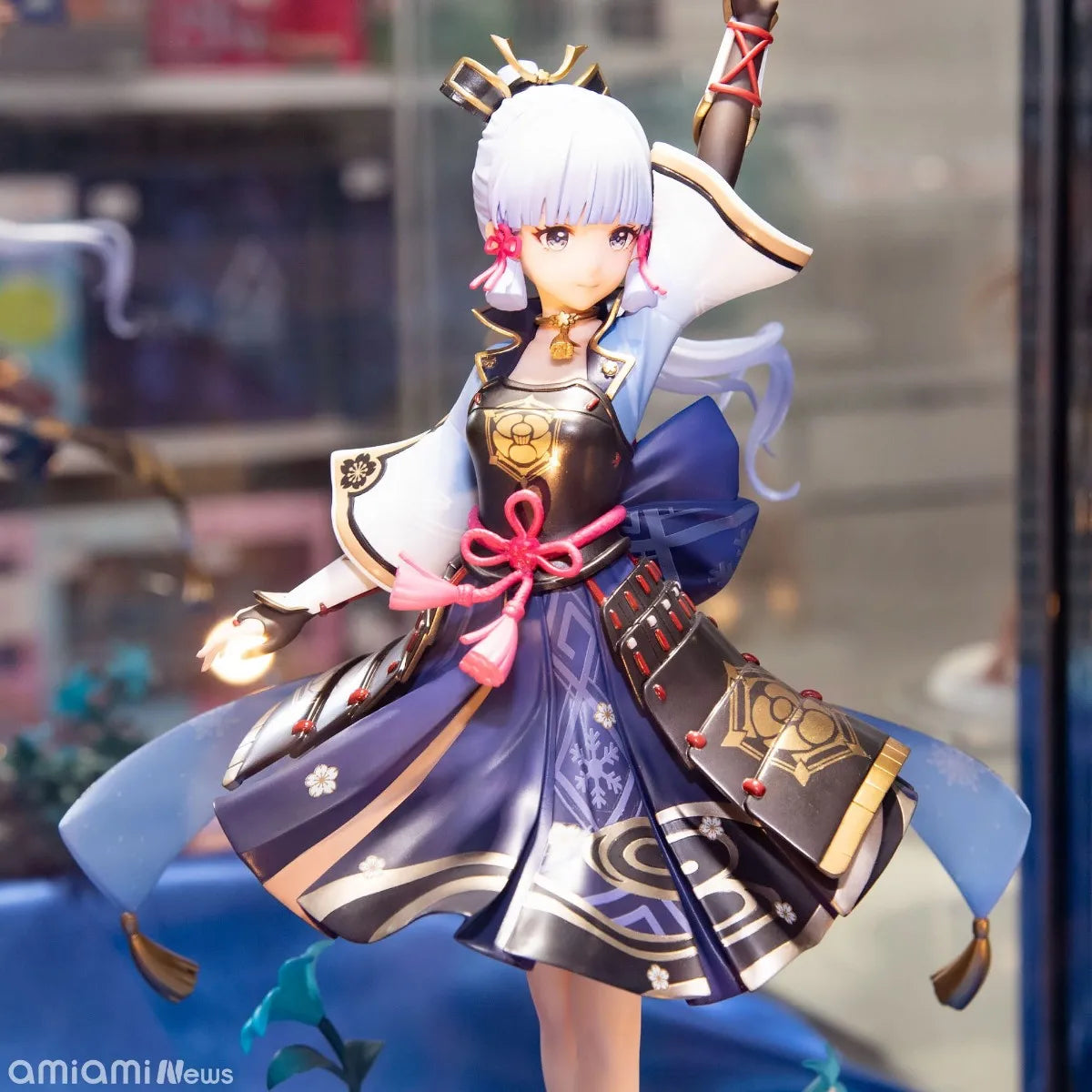 Figurine Genshin Impact Kamisato Ayaka 25 cm – Egret Shuanghua Standing Scene Model Toy & Collectible Gift