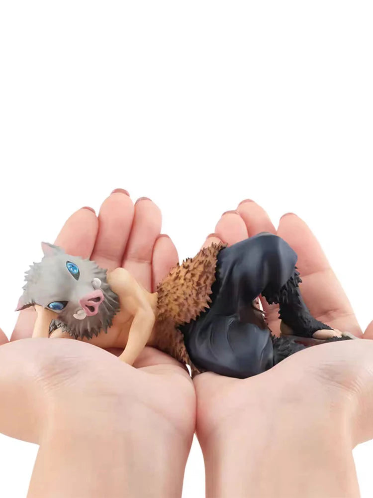 Dämon Slayer in Hand Hashibira Inosuke Anime Modell Geschenk Sammeln Figur Spielzeug