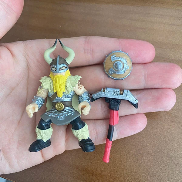 Kaufe 3 und erhalte 1 gratis – Fortnite-Actionfiguren mit Waffen und Werkzeugen (Peely, Skull Trooper, Fishstick, Blackheart)