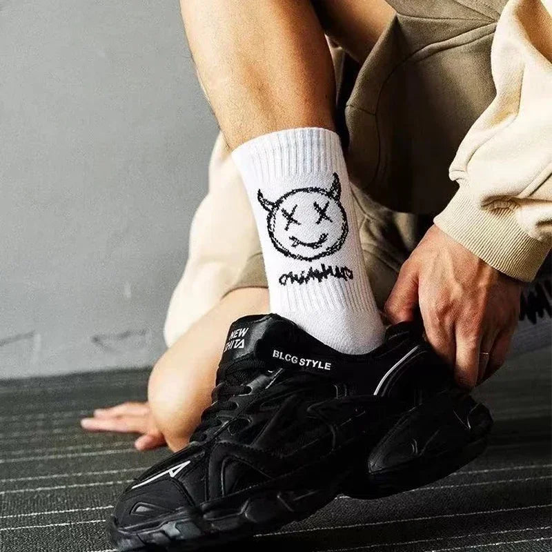 Anime Devil Grimace Socken – Baumwolle Harajuku Graffiti Langer Hip-Hop-Stil