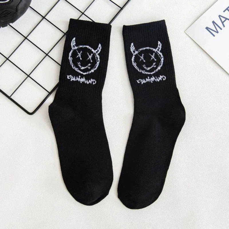 Anime Devil Grimace Socken – Baumwolle Harajuku Graffiti Langer Hip-Hop-Stil