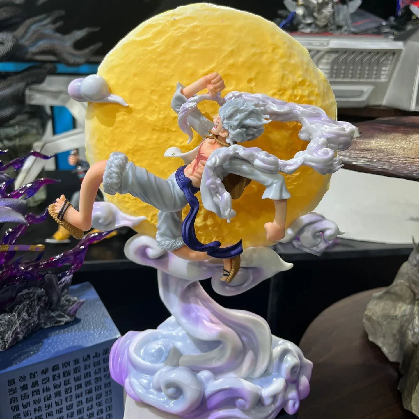 16 cm große One Piece Ruffy Gear 5 Nika-Figur – leuchtende PVC-Actionmodellstatue und Sammlergeschenkspielzeug