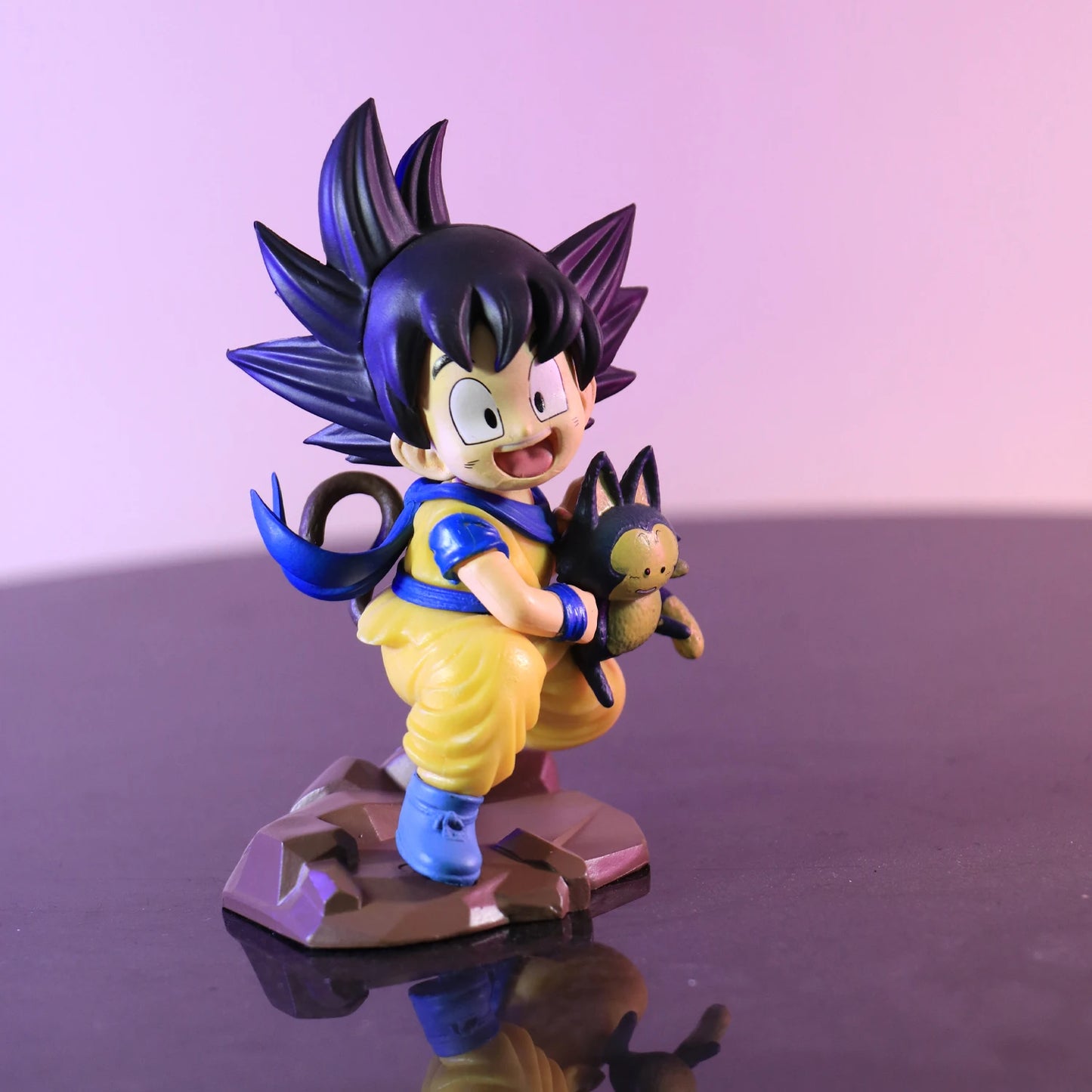 10 cm große Figur aus der Dragon Ball Q-Version – Goku aus der Kindheit hält Poole, PVC-Sammelmodell und dekoratives Geschenkspielzeug