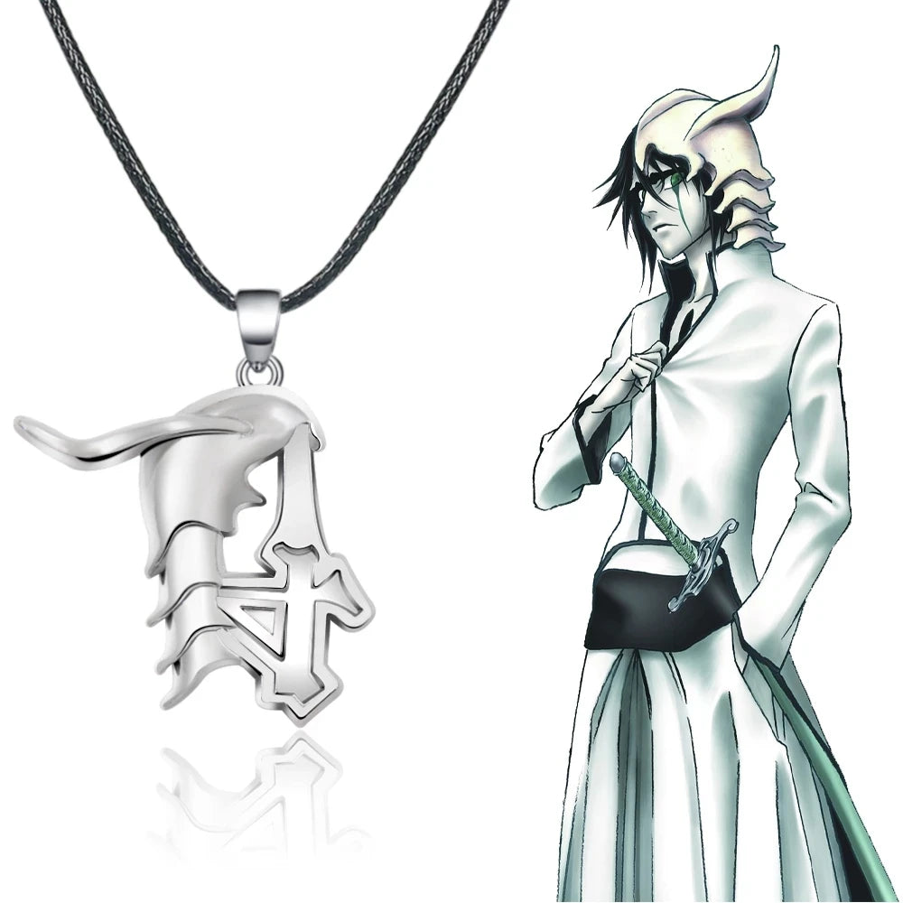 Anime Bleach Ulquiorra Cifer Maske Anhänger Halskette Kurosaki Ichigo Gebrochene Masken Metall Halsband für Fans Cosplay Geschenk