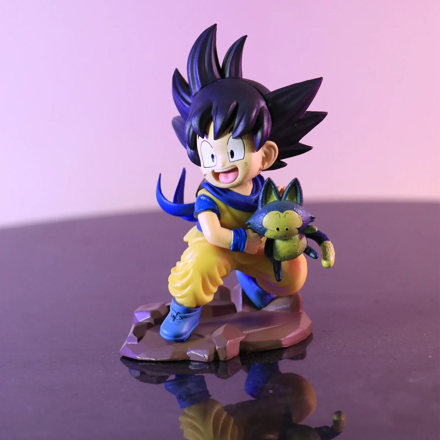 10 cm große Figur aus der Dragon Ball Q-Version – Goku aus der Kindheit hält Poole, PVC-Sammelmodell und dekoratives Geschenkspielzeug