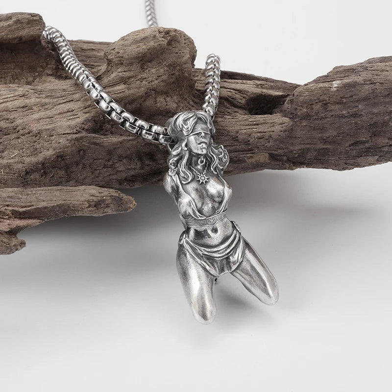 Versilberte Halskette mit Anime-Mecha-Girl-Anhänger – trendiger Hip-Hop-Rock-Punk-Schmuck für Männer und Frauen | Geschenkidee