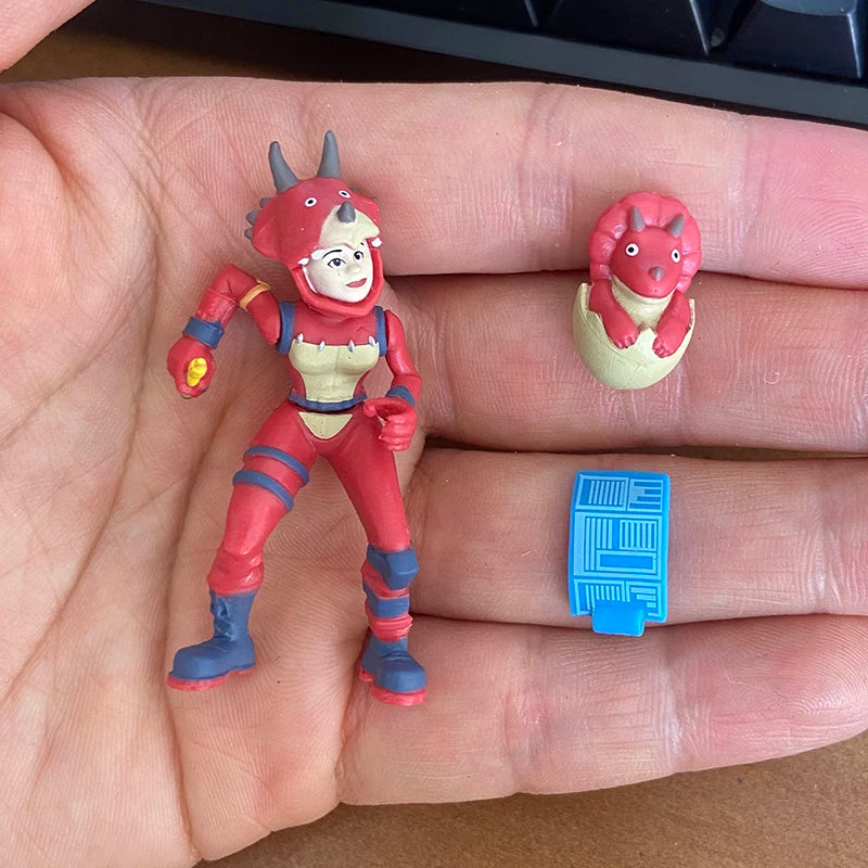Kaufe 3 und erhalte 1 gratis – Fortnite-Actionfiguren mit Waffen und Werkzeugen (Peely, Skull Trooper, Fishstick, Blackheart)