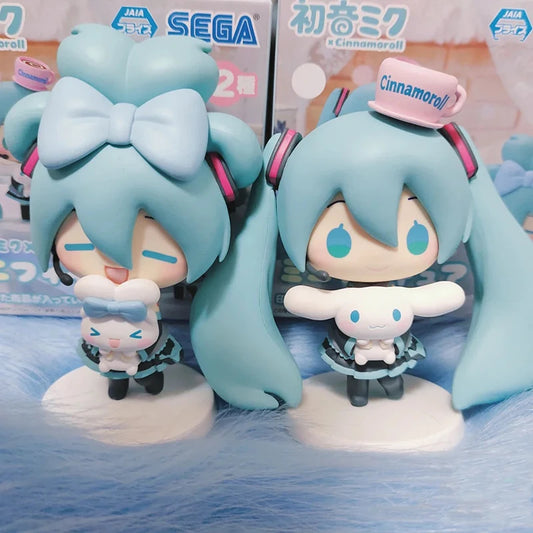 Hatsune Miku x Cinnamoroll Q-Version Anime-Figur – Kawaii PVC-Sammelmodell, Spielzeug und Schreibtisch-Dekoration als Geschenk